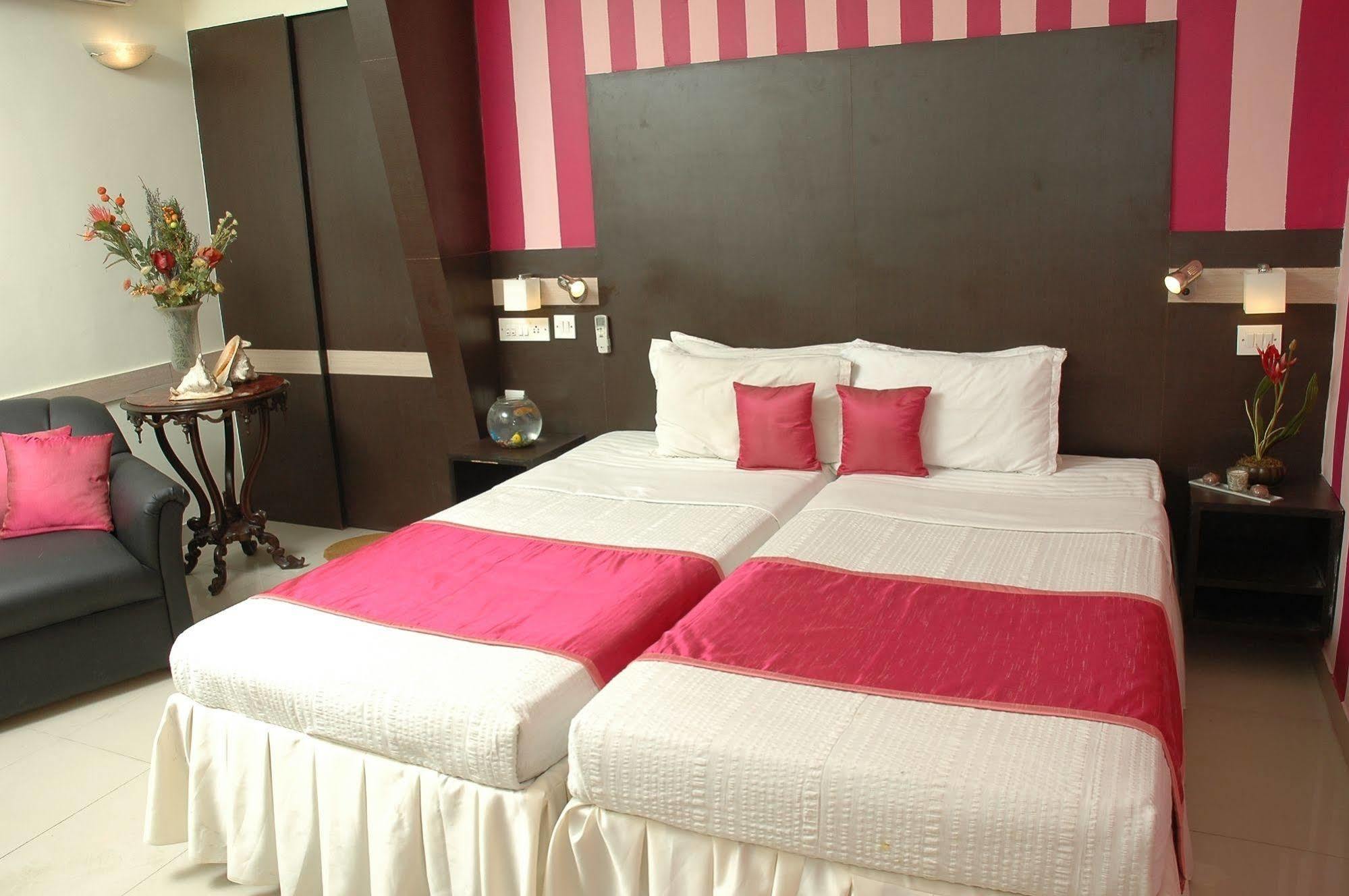 Istay Hotels Infantry Road Bangalore Exterior foto