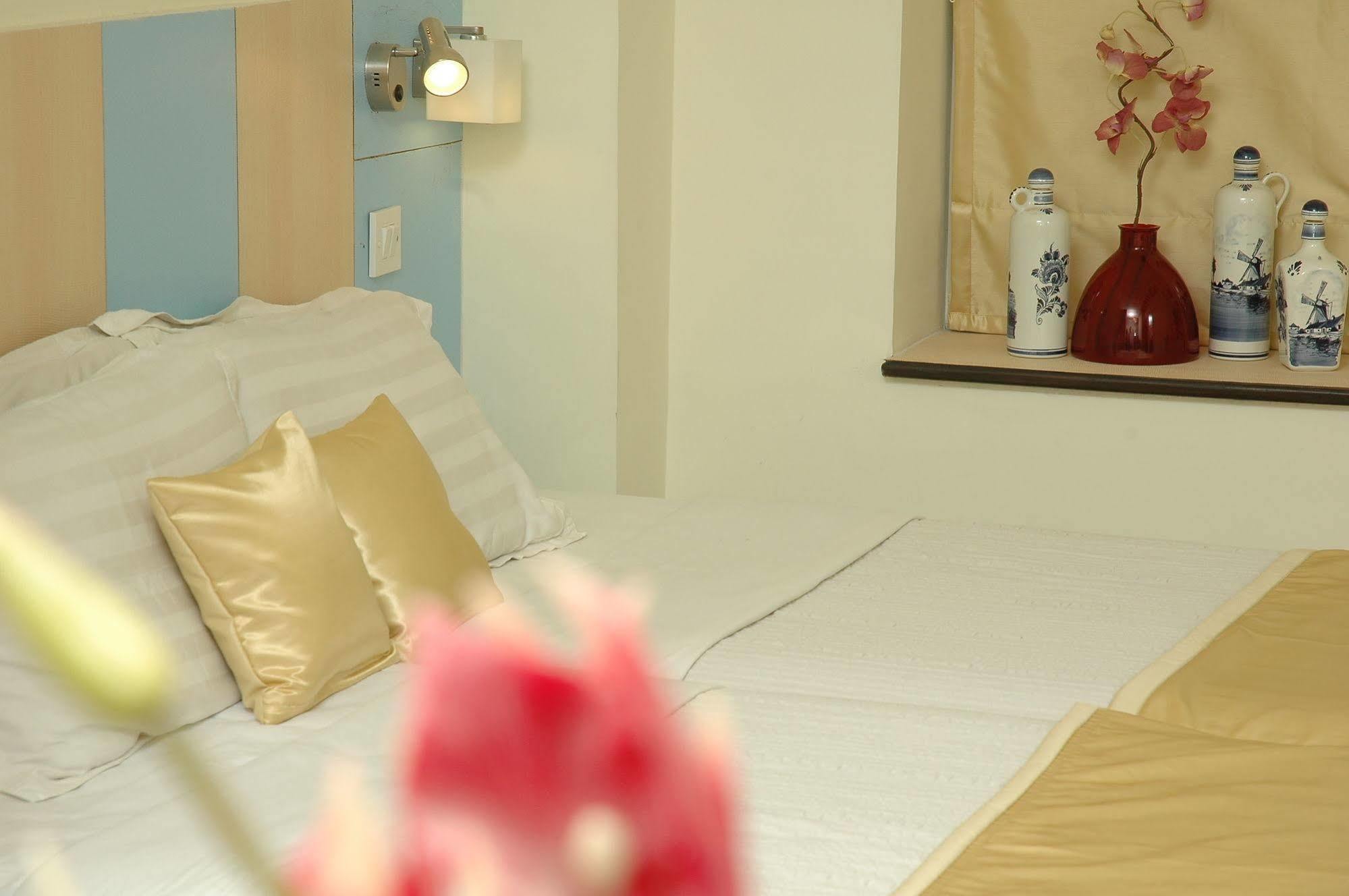 Istay Hotels Infantry Road Bangalore Exterior foto