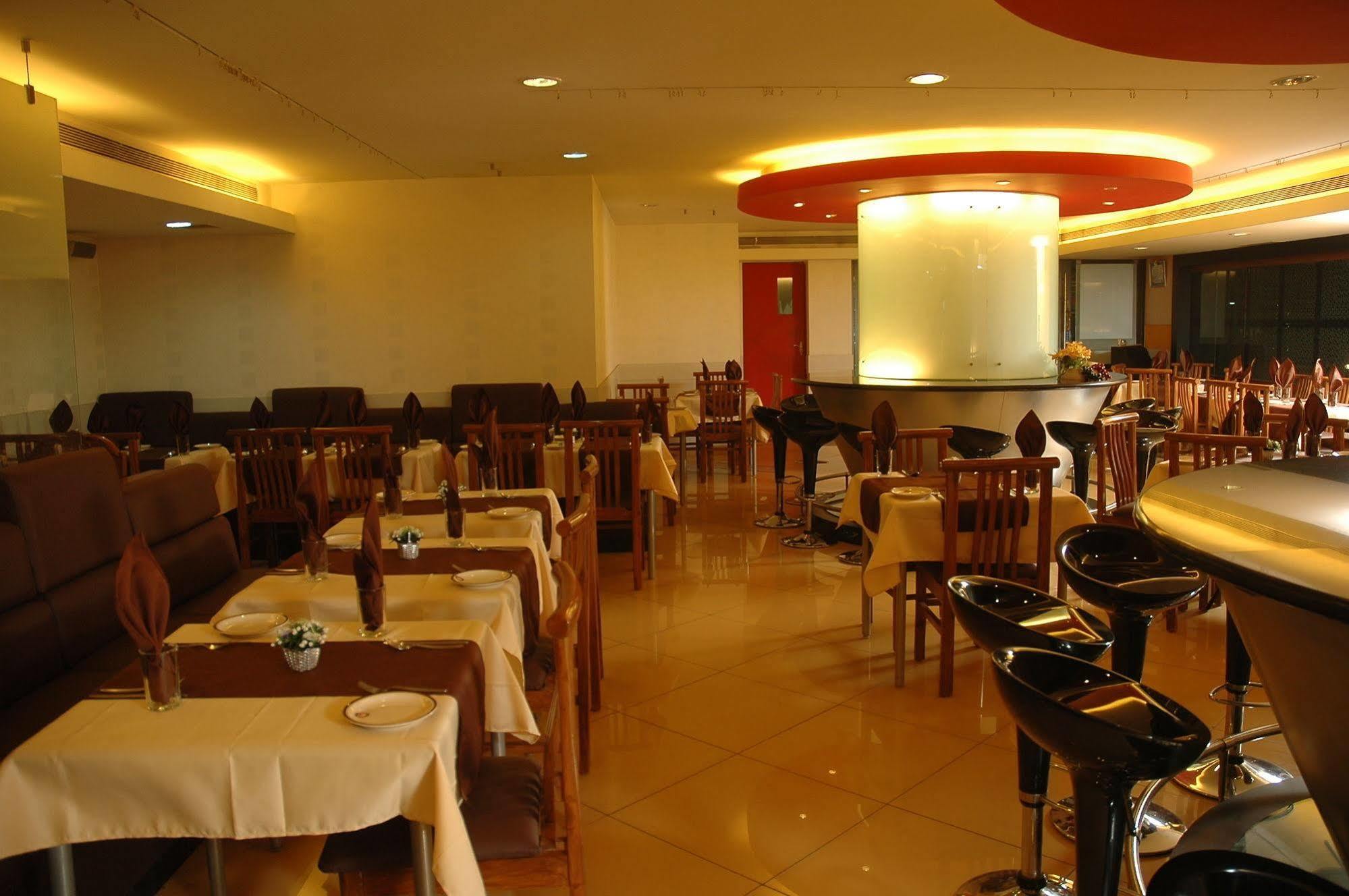 Istay Hotels Infantry Road Bangalore Exterior foto